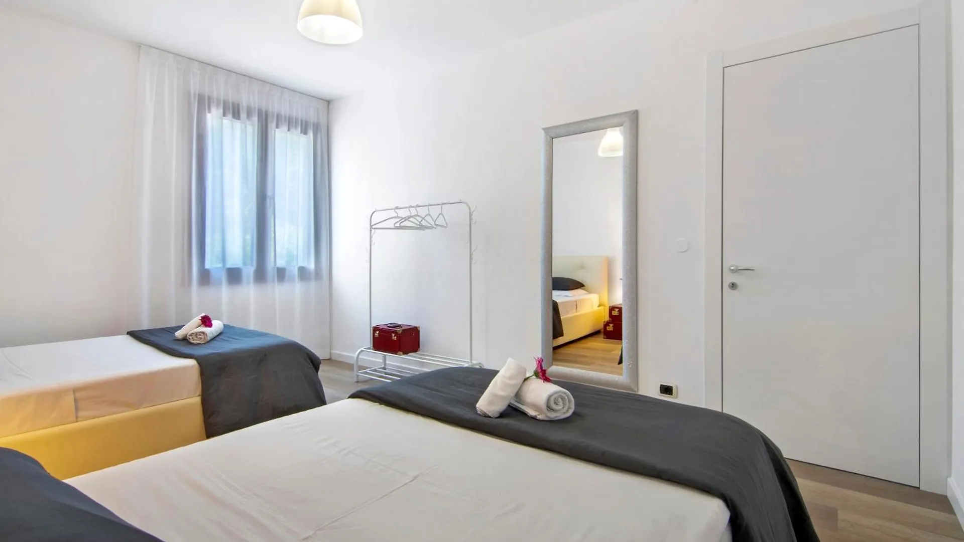 Casa Vacanza Guattini Cremia 0*,  Italy