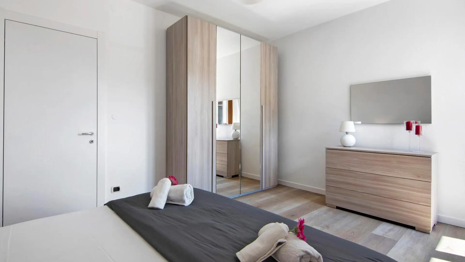 Casa Vacanza Guattini Cremia 0*,  Italy